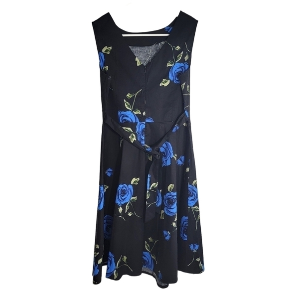 BLACK Floral Fit and Flare Dress - Picture 5 of 8